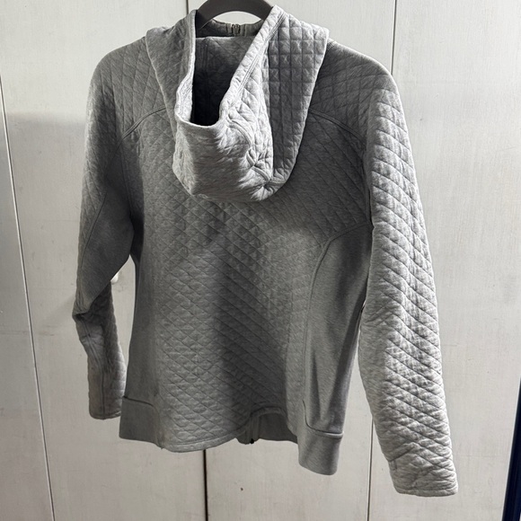 Patagonia Women’s Quilted Gray Performance Jacket with Hood - Picture 2 of 7